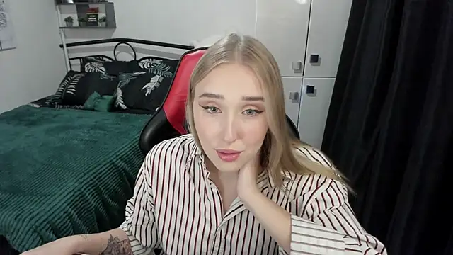 LinaTruly online show from 09.17.25