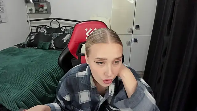 LinaTruly online show from 09.18.25