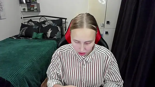 LinaTruly online show from 09.24.25