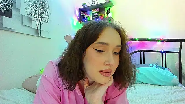 LinaTruly online show from 03.17.26