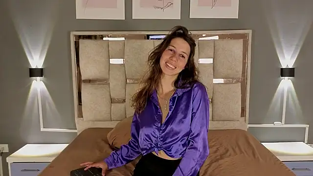 Snapshot of jolie_lov chatting on 09.29.25 jolie lov online show from 09.29.25