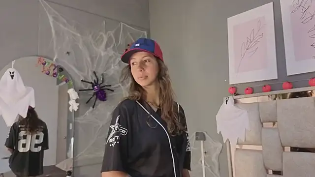 Snapshot of jolie_lov chatting on 10.16.25 jolie lov online show from 10.16.25