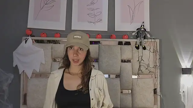 Snapshot of jolie_lov chatting on 10.27.25 jolie lov online show from 10.27.25