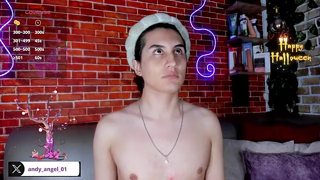 Snapshot of andy_angell1 chatting on 10.07.25 andy angell1 online show from 10.07.25