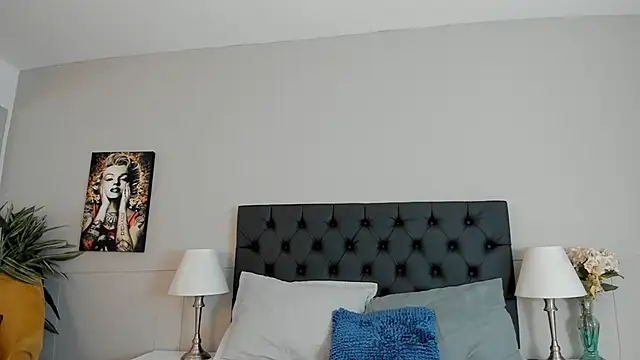 Snapshot of Robin_Rief chatting on 10.02.25 Robin Rief online show from 10.02.25