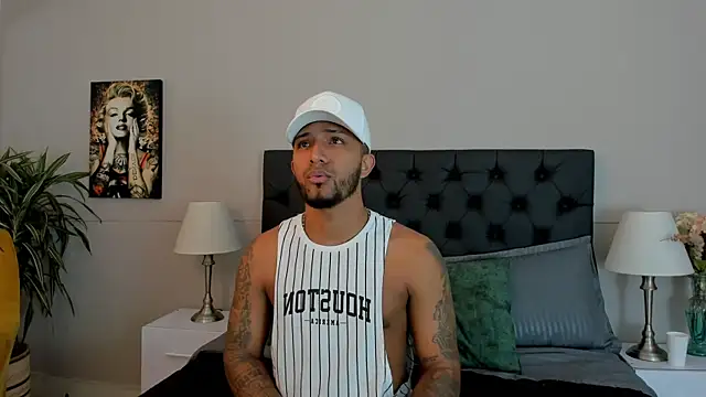 Snapshot of Robin_Rief chatting on 10.11.25 Robin Rief online show from 10.11.25