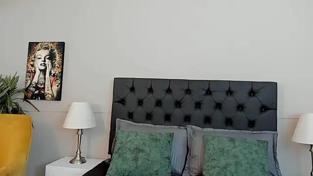 Snapshot of Robin_Rief chatting on 10.18.25 Robin Rief online show from 10.18.25