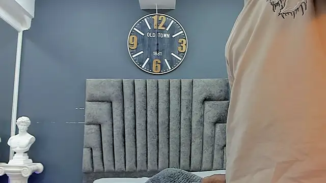 Robin Rief online show from 04.18.26