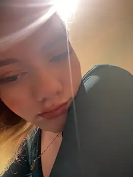 Snapshot of NicoleCut chatting on 02.13.26 NicoleCut online show from 02.13.26