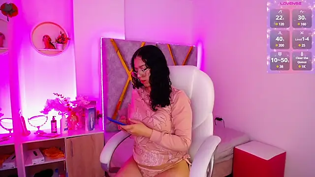 Aurora Brownn online show from 01.28.25