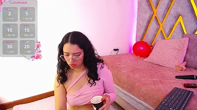 Aurora Brownn online show from 02.24.25