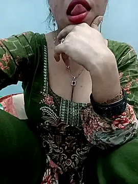 Haniya-143 online show from 11.25.25