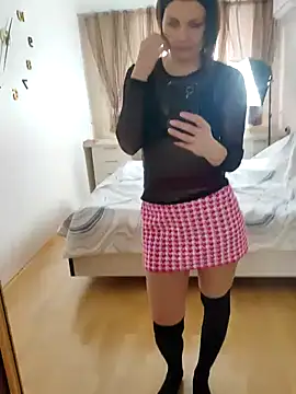 Snapshot of Magic__smile chatting on 12.23.24 Magic  smile online show from 12.23.24