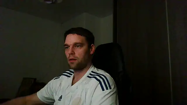 Snapshot of The_big_viking_ chatting on 12.27.24 The big viking  online show from 12.27.24
