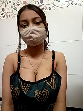 Snapshot of Alina_398 chatting on 02.05.25 Alina 398 online show from 02.05.25