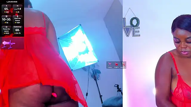 Snapshot of mia-brit chatting on 02.04.25 mia-brit online show from 02.04.25