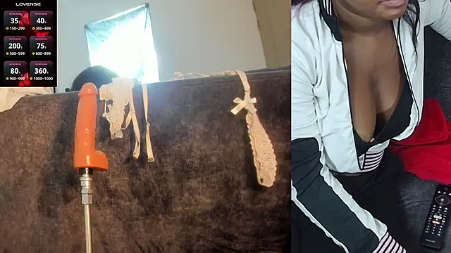 Snapshot of mia-brit chatting on 02.06.25 mia-brit online show from 02.06.25