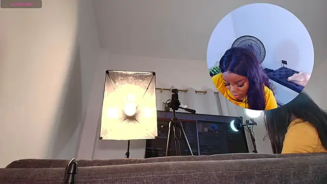 Snapshot of mia-brit chatting on 02.19.26 mia-brit online show from 02.19.26