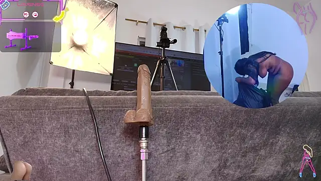 Snapshot of mia-brit chatting on 02.22.26 mia-brit online show from 02.22.26