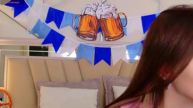 MeganMour online show from 09.27.25