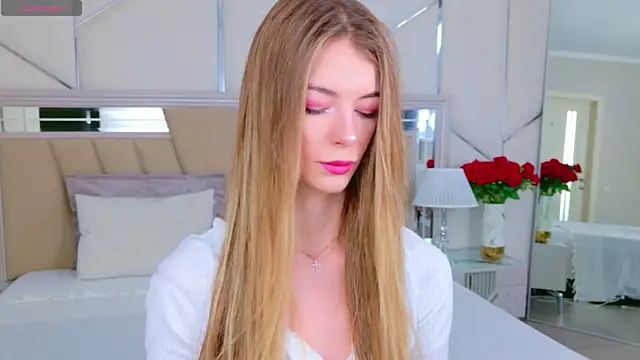 MeganMour online show from 04.14.26