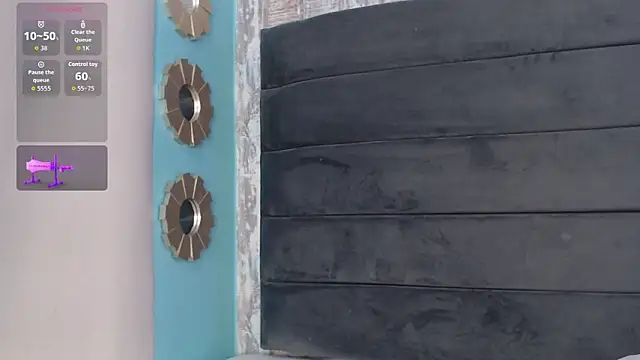 CrystalWoods94 online show from 10.15.25