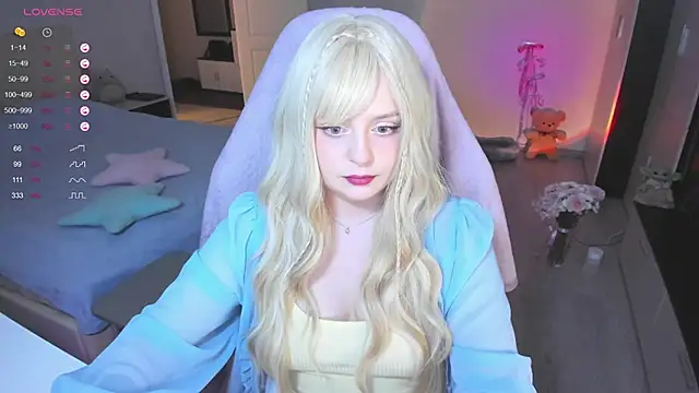 Snapshot of Amy_honey_angel chatting on 01.29.25 Amy honey angel online show from 01.29.25