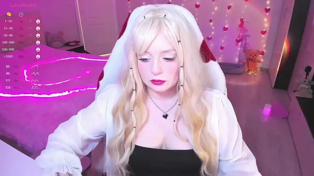 Snapshot of Amy_honey_angel chatting on 02.20.25 Amy honey angel online show from 02.20.25