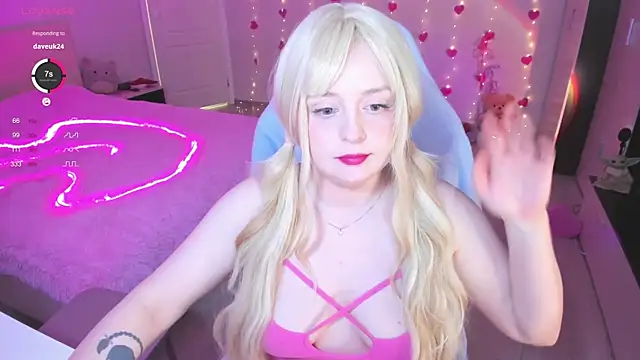 Snapshot of Amy_honey_angel chatting on 03.07.25 Amy honey angel online show from 03.07.25