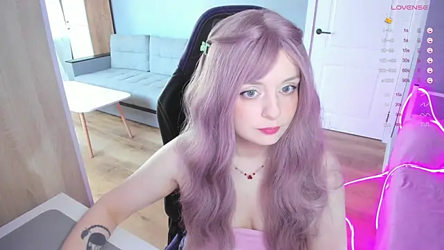 Snapshot of Amy_honey_angel chatting on 09.10.25 Amy honey angel online show from 09.10.25