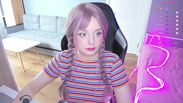 Snapshot of Amy_honey_angel chatting on 09.26.25 Amy honey angel online show from 09.26.25