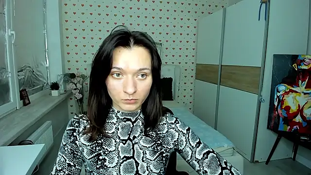 Julia Kuper online show from 12.11.24