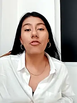 Snapshot of CarlaAlvez chatting on 03.13.25 CarlaAlvez online show from 03.13.25