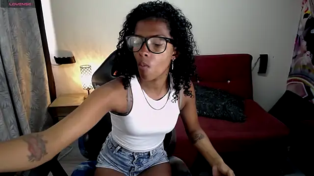 cloe cooper  online show from 09.19.25