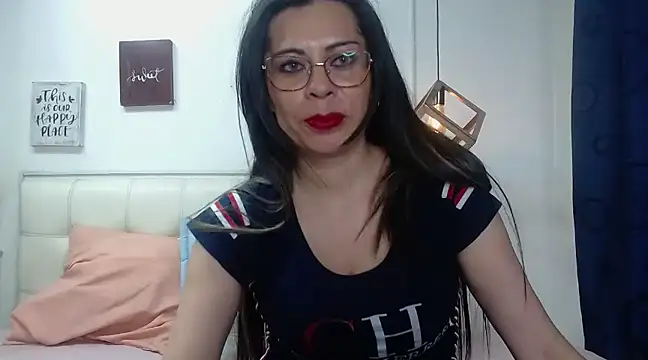 Snapshot of _lara1 chatting on 01.17.25 lara1 online show from 01.17.25