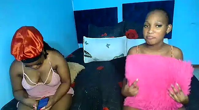 Conniesmall online show from 03.18.25