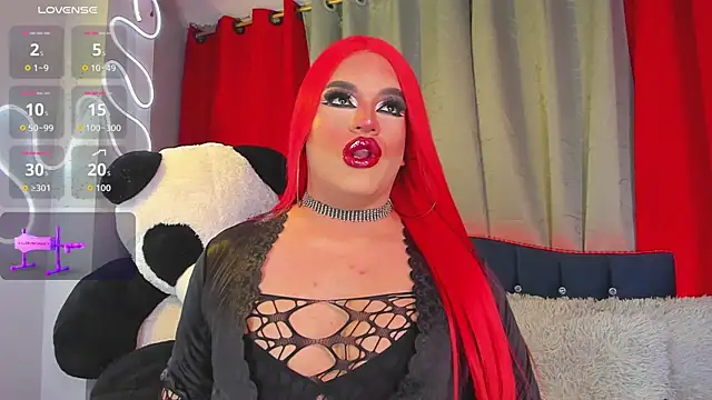 Snapshot of Missisabella_ chatting on 10.25.25 Missisabella  online show from 10.25.25