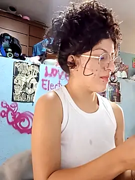 LoveElectra online show from 10.11.25