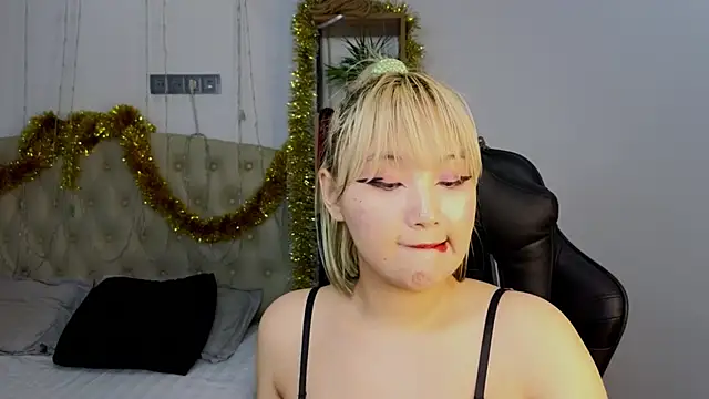 Milla Aheo online show from 12.19.24