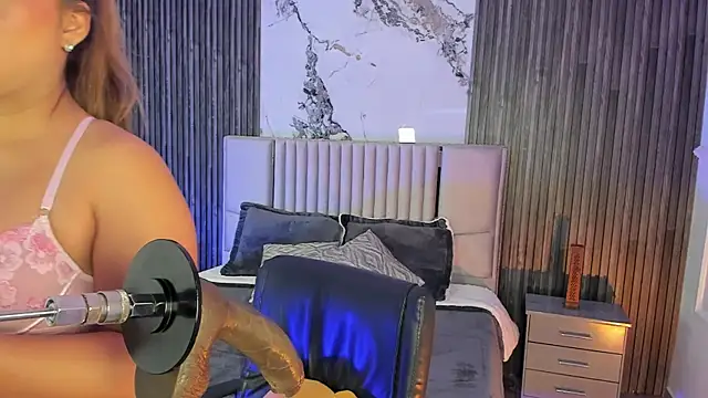 Lillyortiz online show from 04.06.26