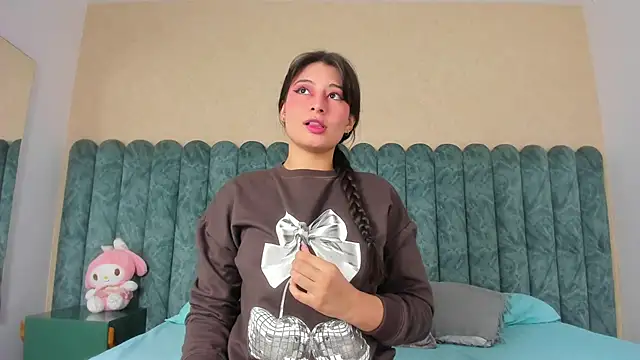 CarolineeMoreno online show from 02.12.25
