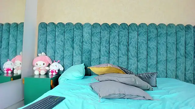 CarolineeMoreno online show from 03.04.25