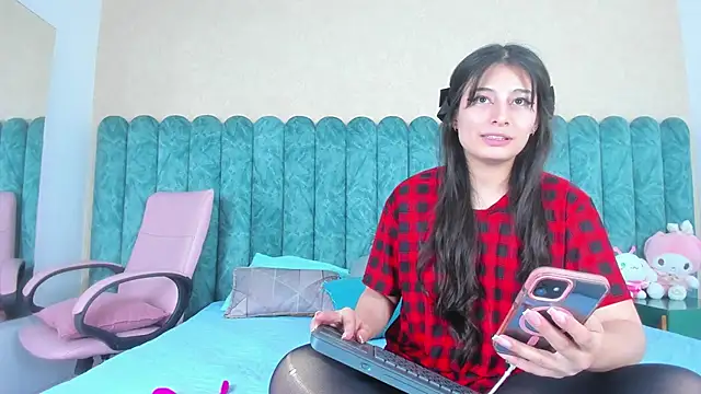 CarolineeMoreno online show from 03.17.25
