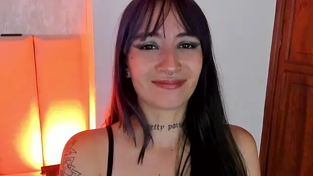 Snapshot of Michell_Wallker chatting on 12.28.24 Michell Wallker online show from 12.28.24