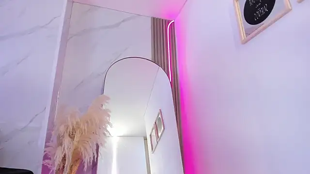 Chlooee   online show from 01.13.25