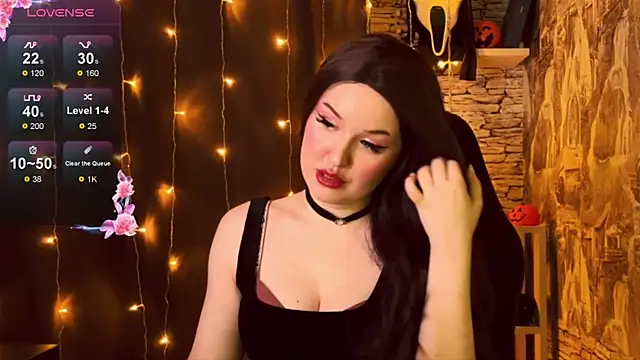 LaurenRossss online show from 10.28.25