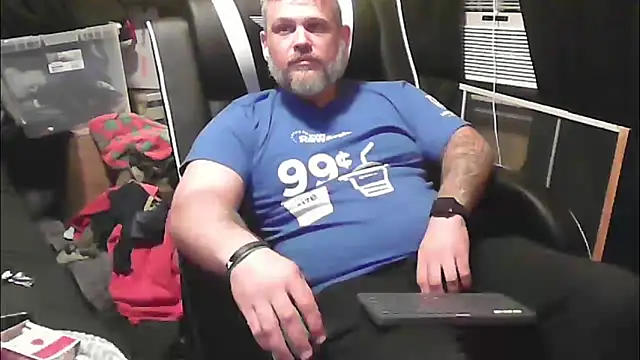 TwoFarty240 online show from 10.17.25