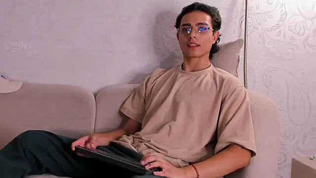 JoshRashfordd online show from 10.12.25