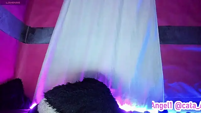 Snapshot of Cata-angel chatting on 02.22.25 Cata-angel online show from 02.22.25