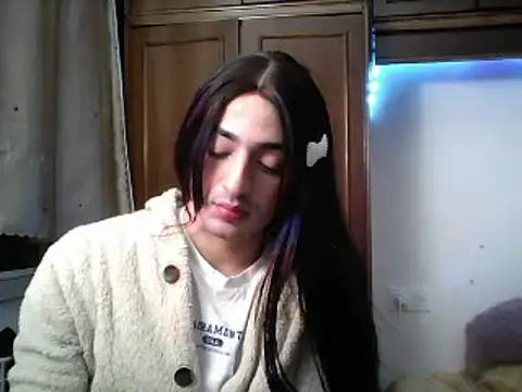 Snapshot of EDUARDA4 chatting on 12.26.24 EDUARDA4 online show from 12.26.24